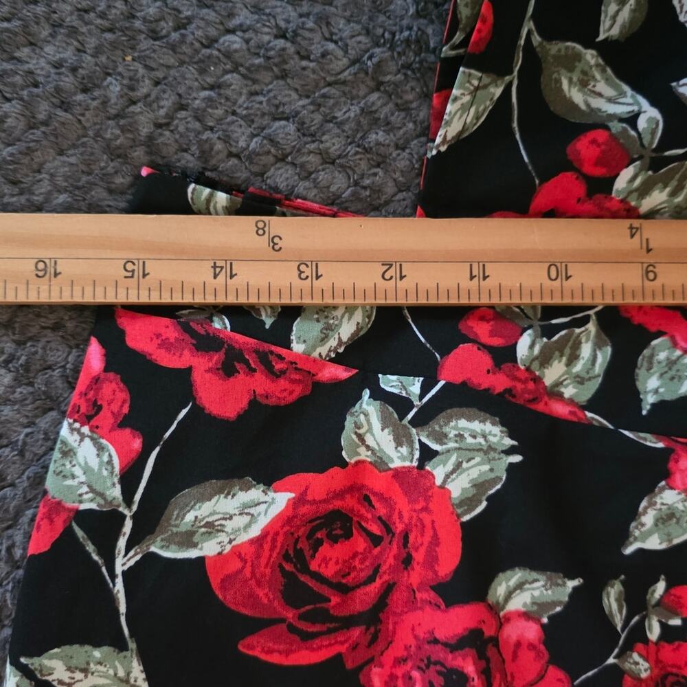 Pinafore Dress Size large Black Red Rose Floral Cottagecore Grunge Dark Romantic - Picture 15 of 15